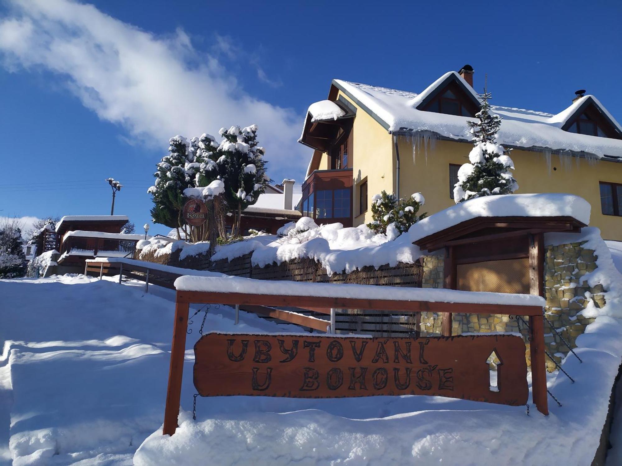 Ubytovani U Bohouse Їлемніце Екстер'єр фото